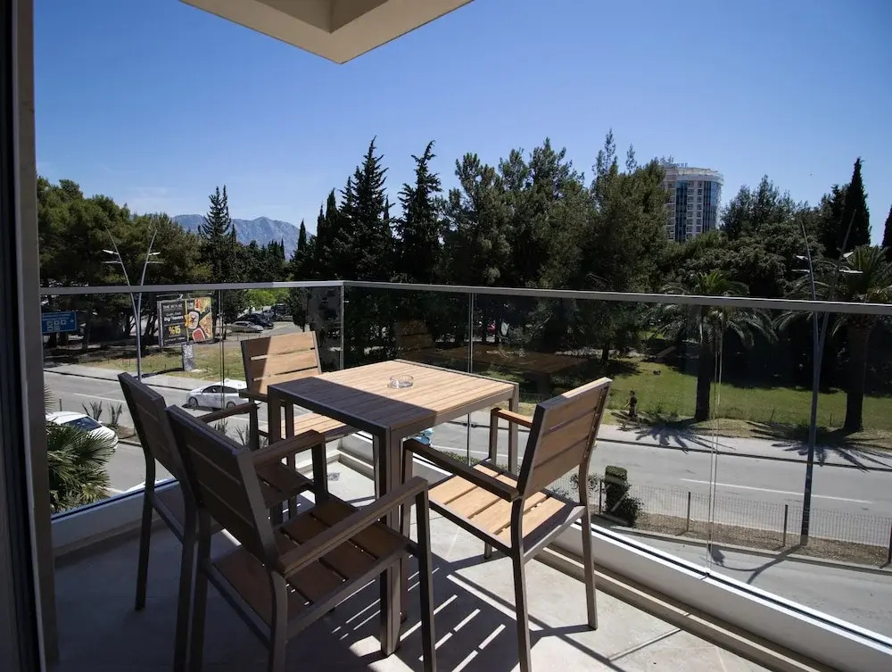 Alpesa Apartments