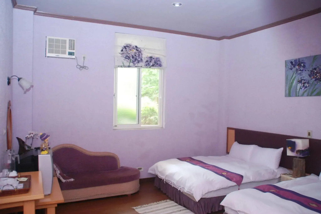 Nine Aboriginal B&B