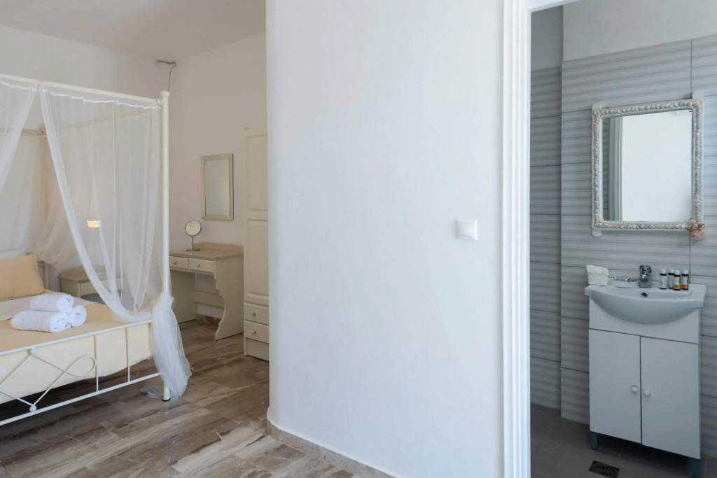 Centric Place Hotel