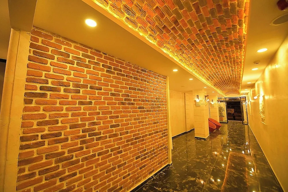 MİDYAT LADİNOS OTEL