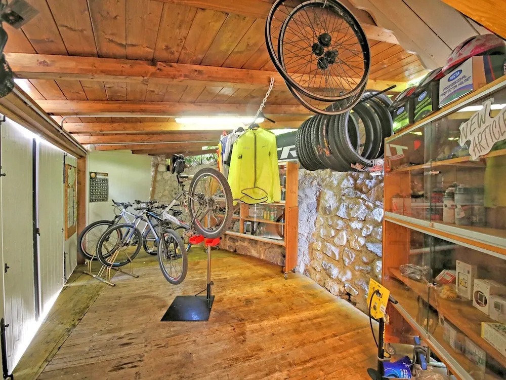 Lavish Holiday Home in Tremosine With Swimming Pool