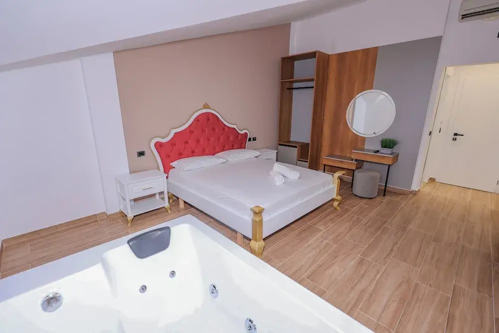Emar Hotel