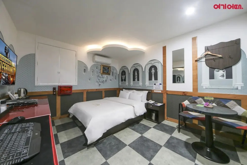 Sky Motel