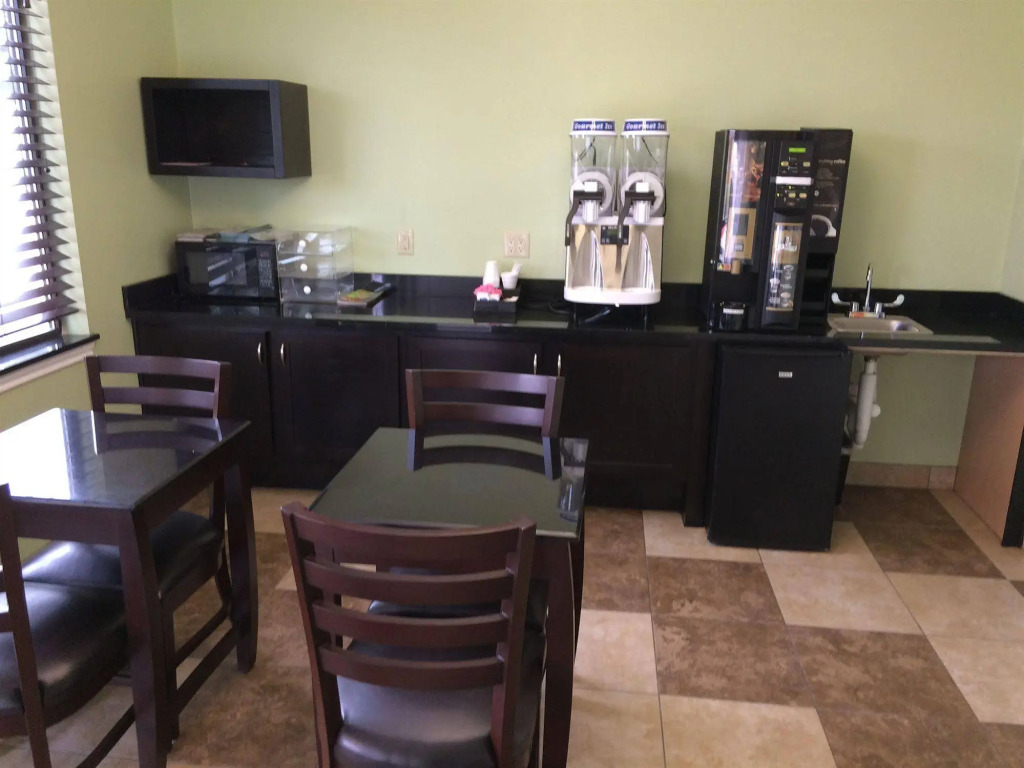 Palace Inn Sam Houston Race Park