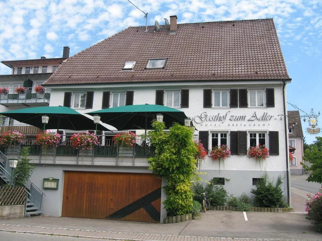 Gasthof zum Adler - Wahlwies-3 km z Bodensee Hotel geöffnet - Rest-Mo-Di-geschl