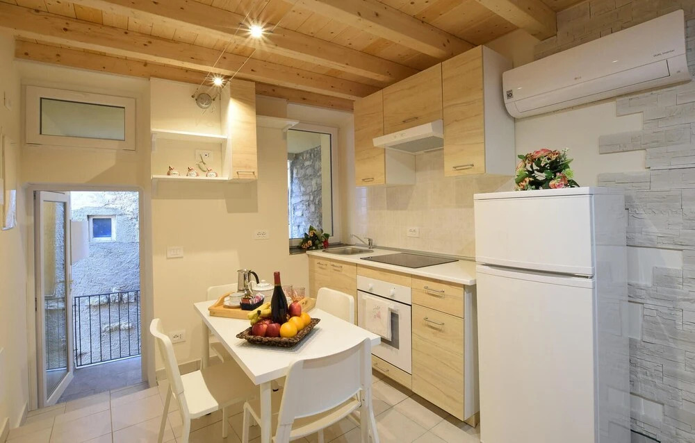 Amazing Apartment in Monte Isola With 2 Bedrooms and Wifi