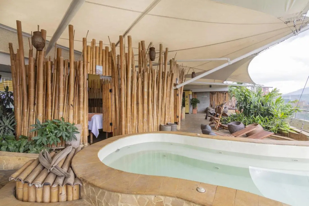 Diez Hotel Categoría Colombia
