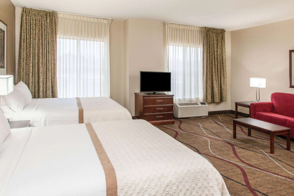 Hawthorn Extended Stay by Wyndham Bloomington
