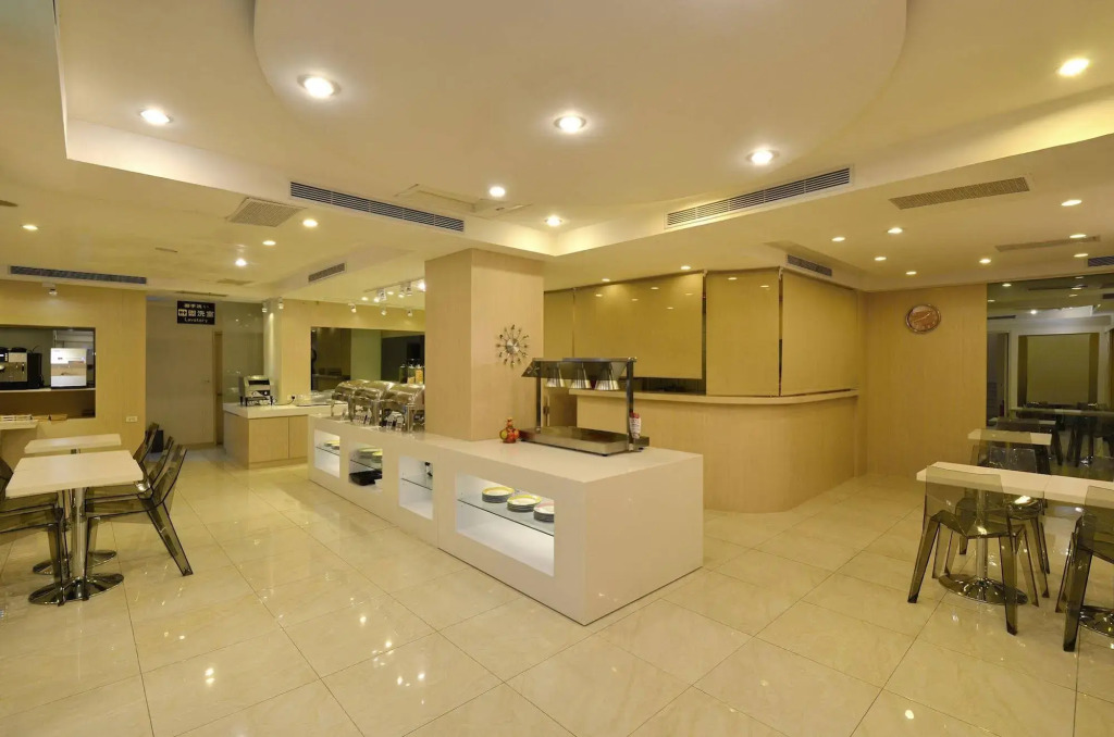 Yomi Hotel - ShuangLian MRT