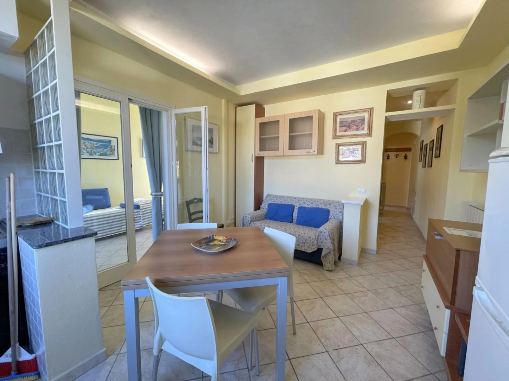In villa on the sea, apartment on the 1°st floor,  with veranda and spacious sea view terrace. 5 bed-Villa Fiorella p. 1° monte