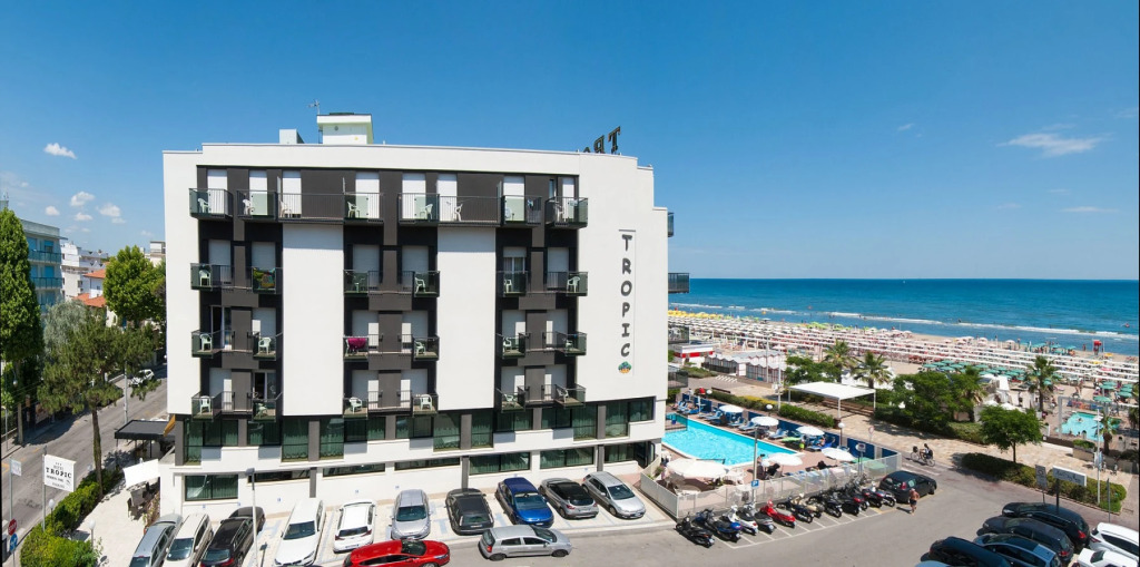 Hotel Tropic