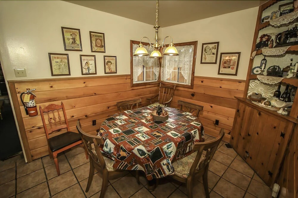 Ponderosa - 2 Br home by RedAwning