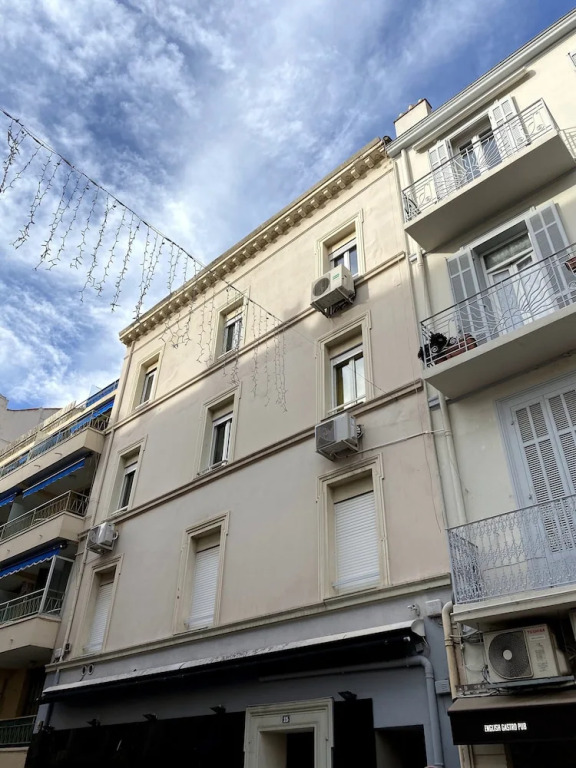 Brand-New 1 Bedroom Fully Refurbished