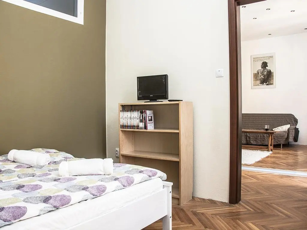 Miraculous Lights Apartman