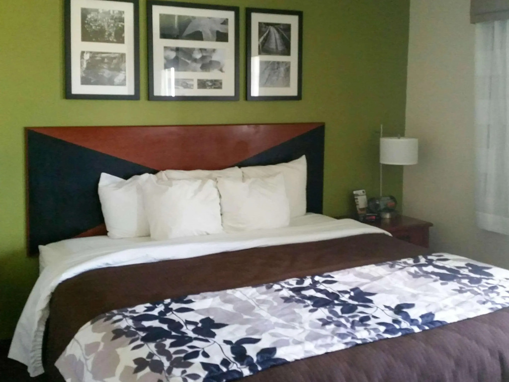 Sleep Inn & Suites Pleasant Hill - Des Moines