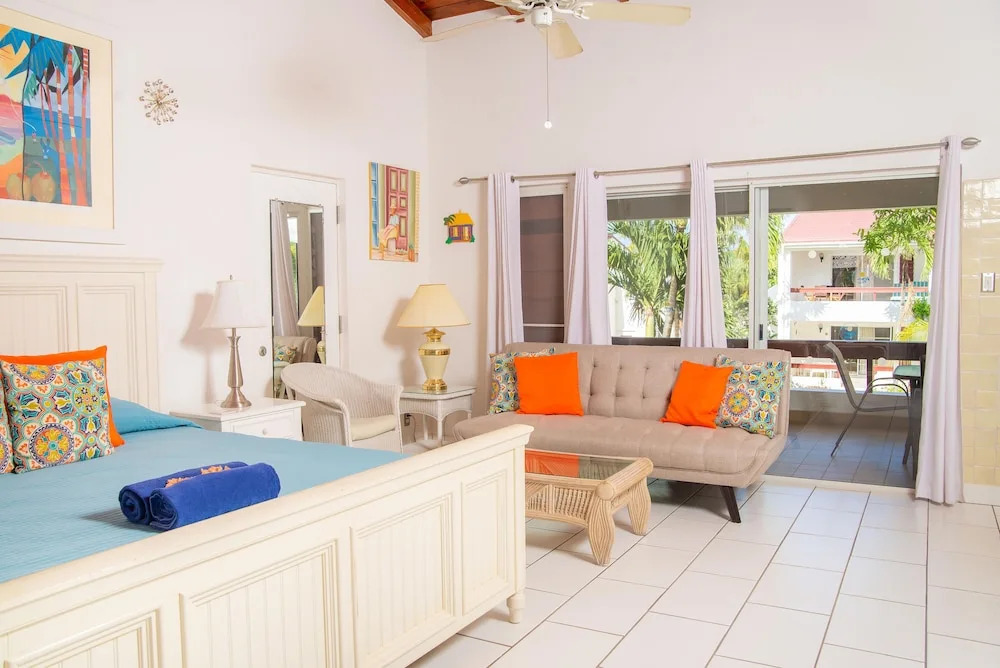 Romantic Antigua Getaway – Oceanfront Condo with Resort Amenities