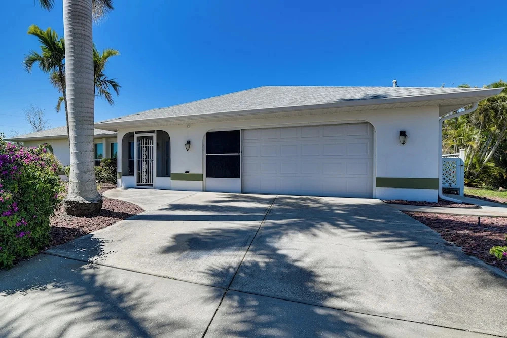 3 Mi to Beach! Englewood Family Gem + Private Pool