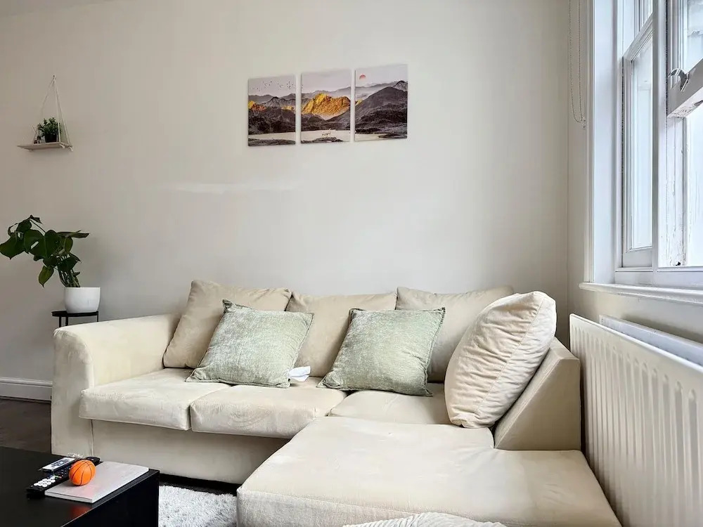 2bed Apartment-sleeps 4, Pets Ok & Balcony