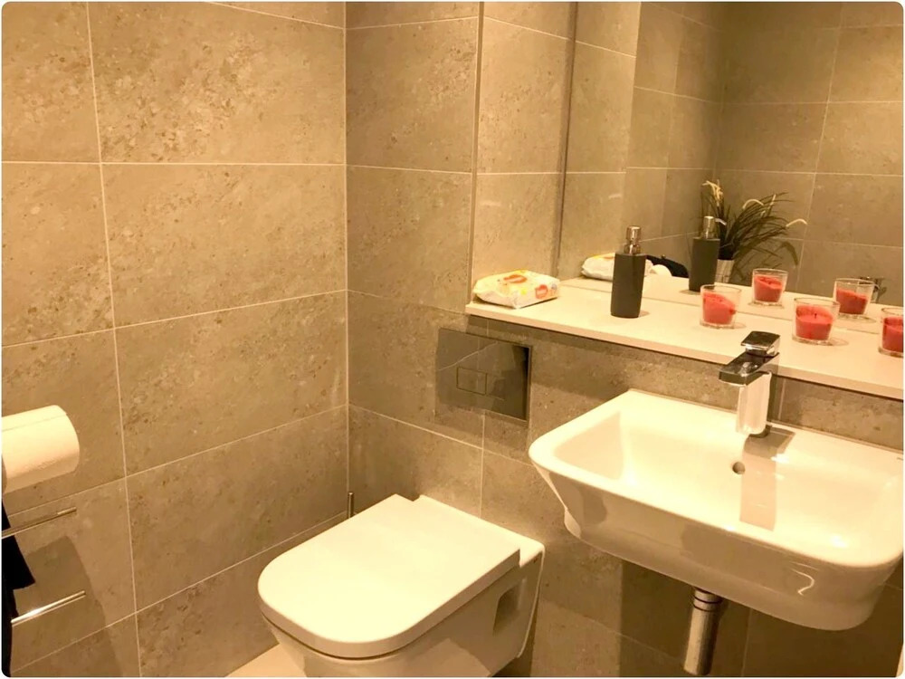 Villa With 3 Bedrooms in Isleworth