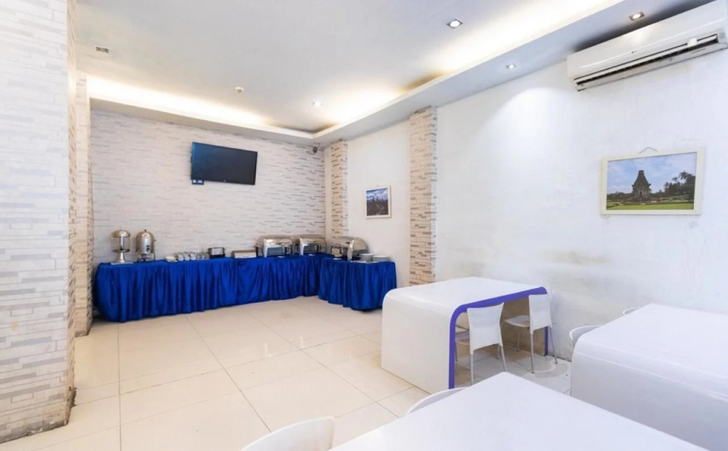 Candi Hotel