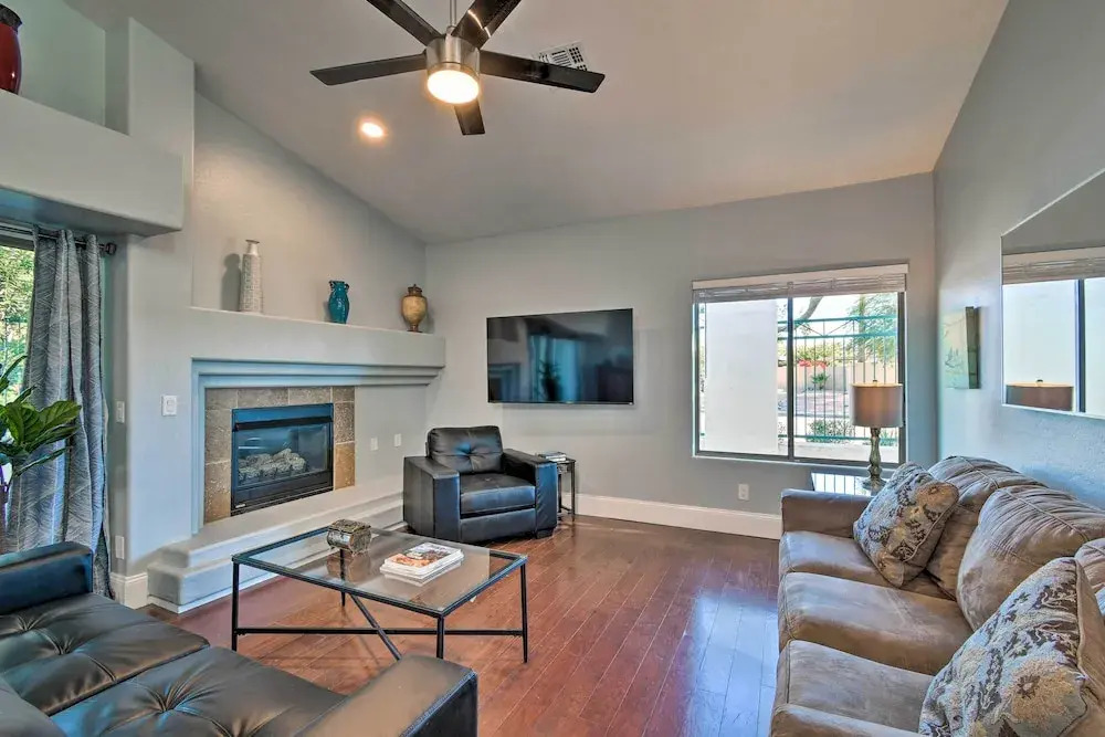 6 Mi to Downtown: Condo w/ Patio in Tempe!