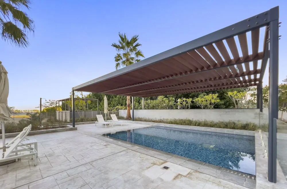 WelHome - Deluxe Apartment With Direct Access to the Beach