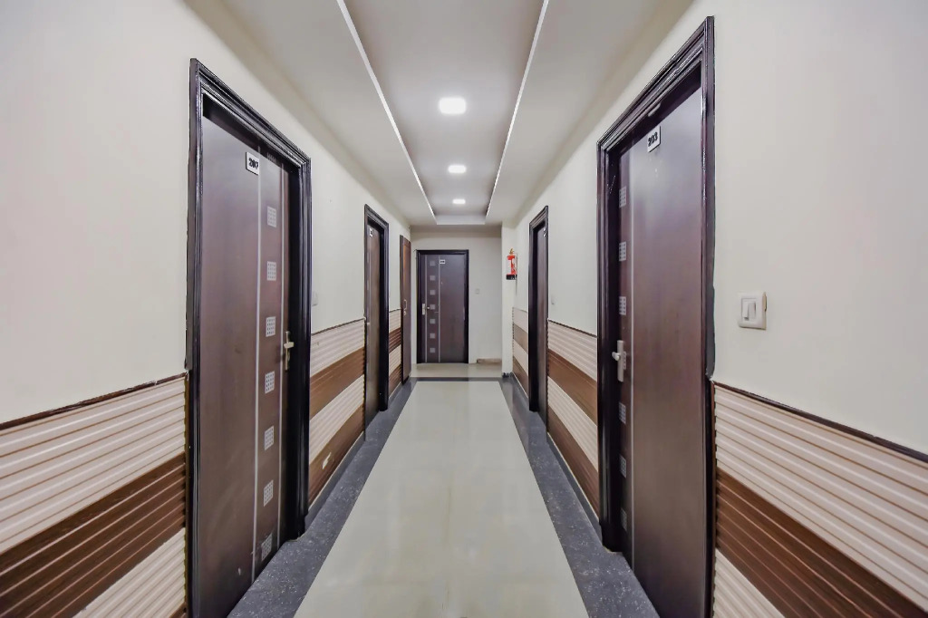 Capital O 77770 Hotel Grand Continental