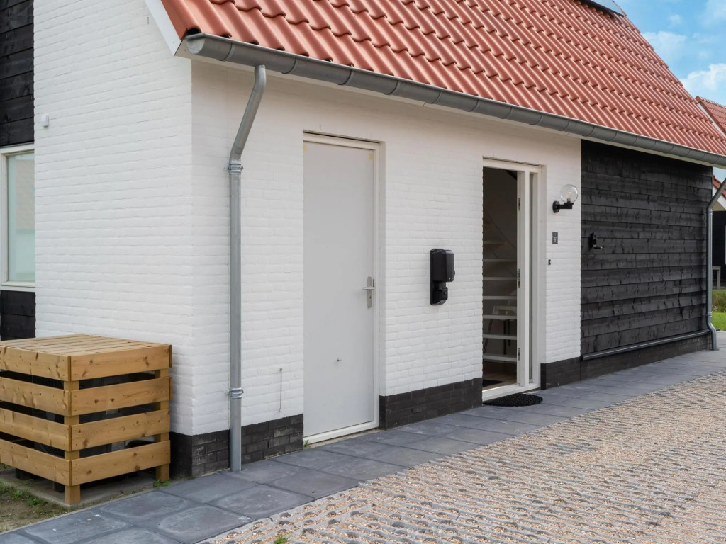 Cozy Retreat with parking
