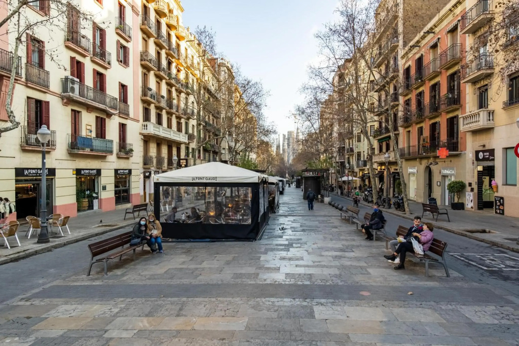 FridaysFlats, Cozy & Quiet - 2 bedroom flat near sagrada familia