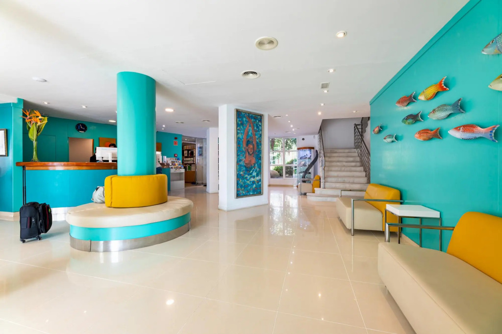 Apartment with shared pool, near the beach