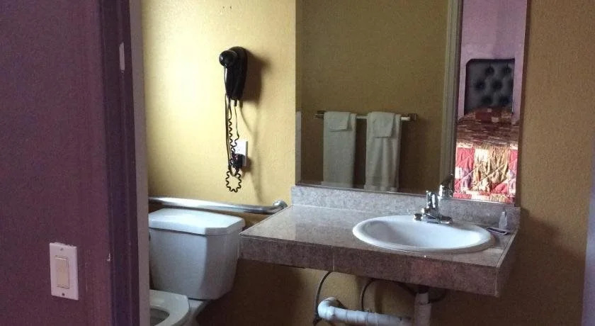 One Ten Motel