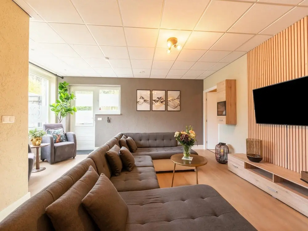 Luxury Apartment in Schin op Geul with Hot Tub & Sauna