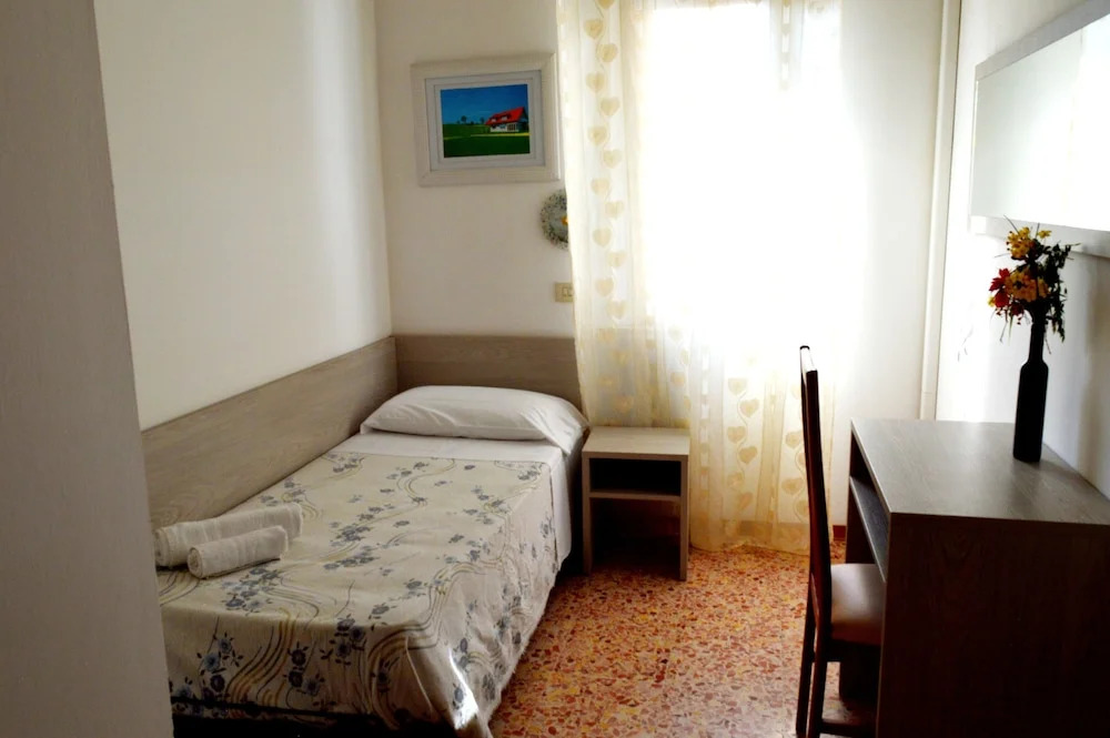 Single room with breakfast
