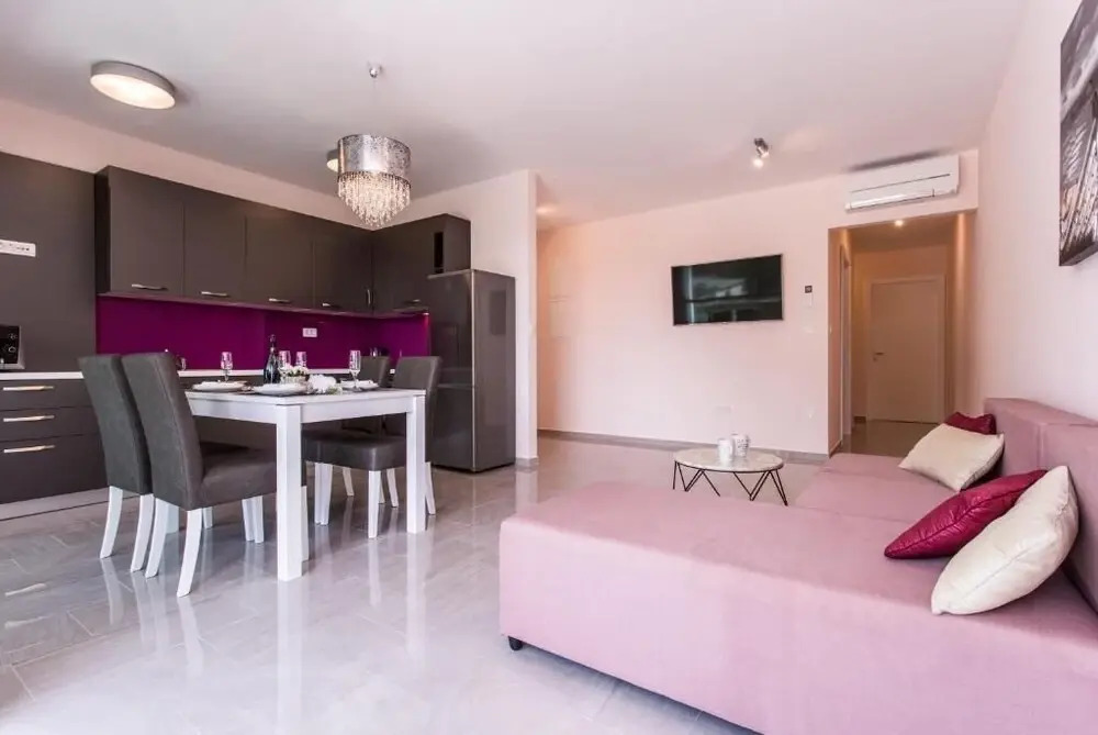 Apartments Marina