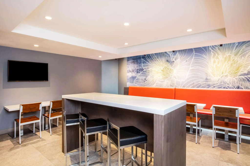 La Quinta by Wyndham Time Square South
