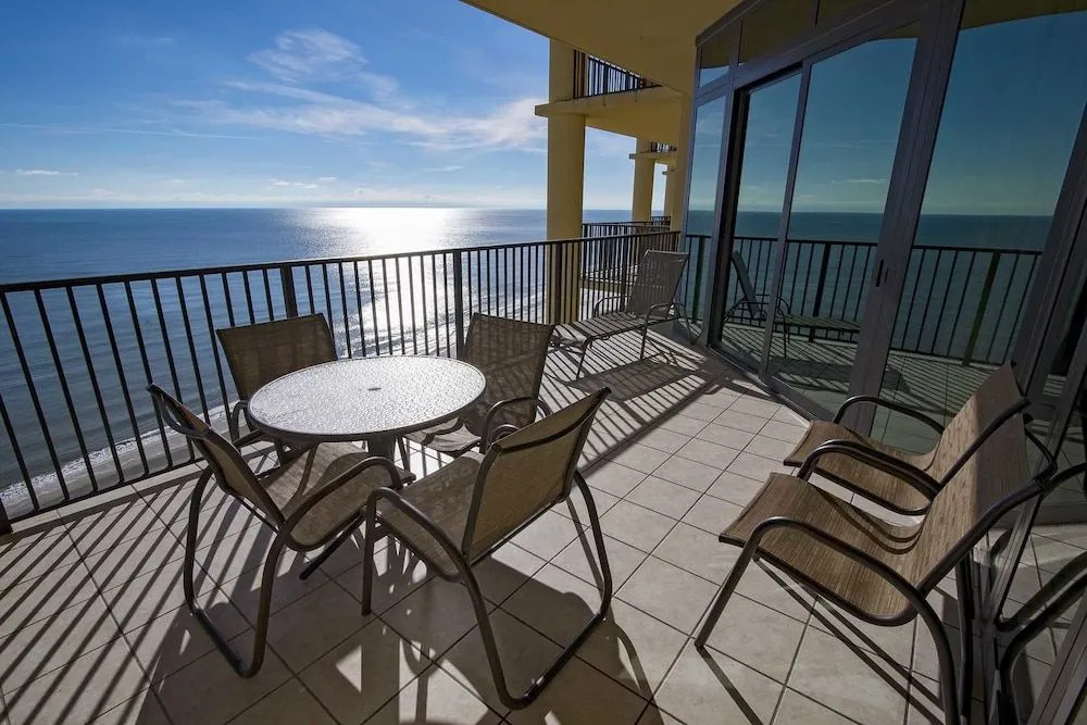 Phoenix West II 1807 3 Bedrooms 4 Bathrooms Condo