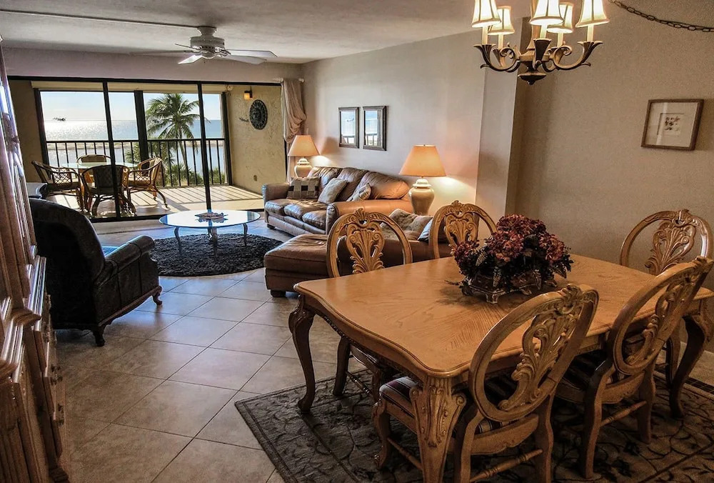 Eden House #302