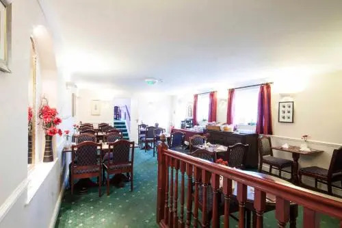 Roselawn Hotel