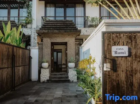 NEW Central Berawa Canggu 2BR w Pool - 5mins beach