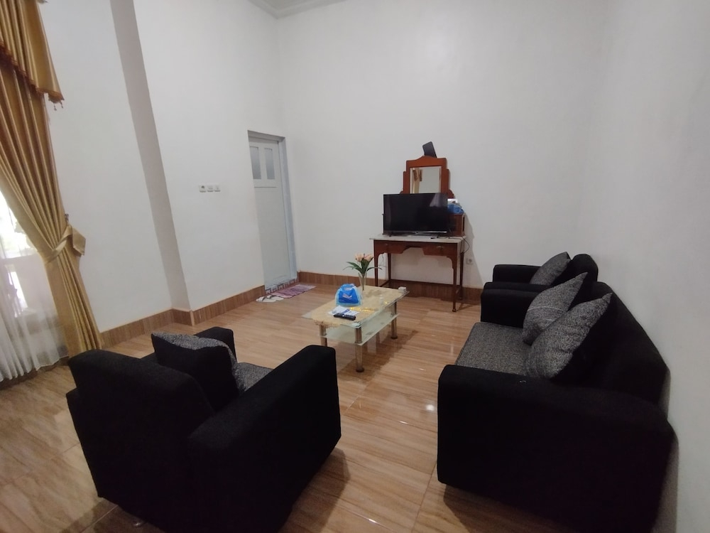 Hotel O Homestay Bonjeruk Near Restoran Pawon 21 Bonjeruk