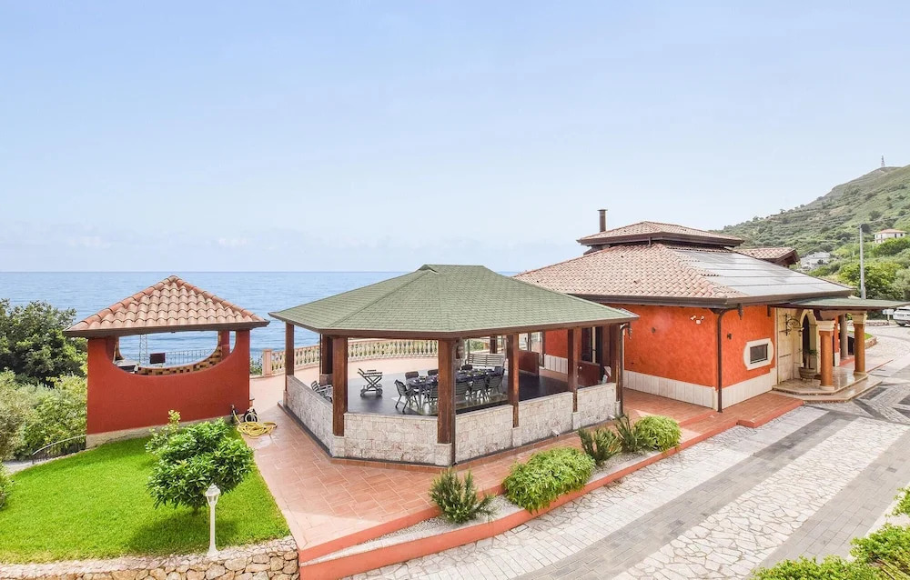 Stunning Home in Gioiosa Marea With 5 Bedrooms, Wifi and Swimming Pool
