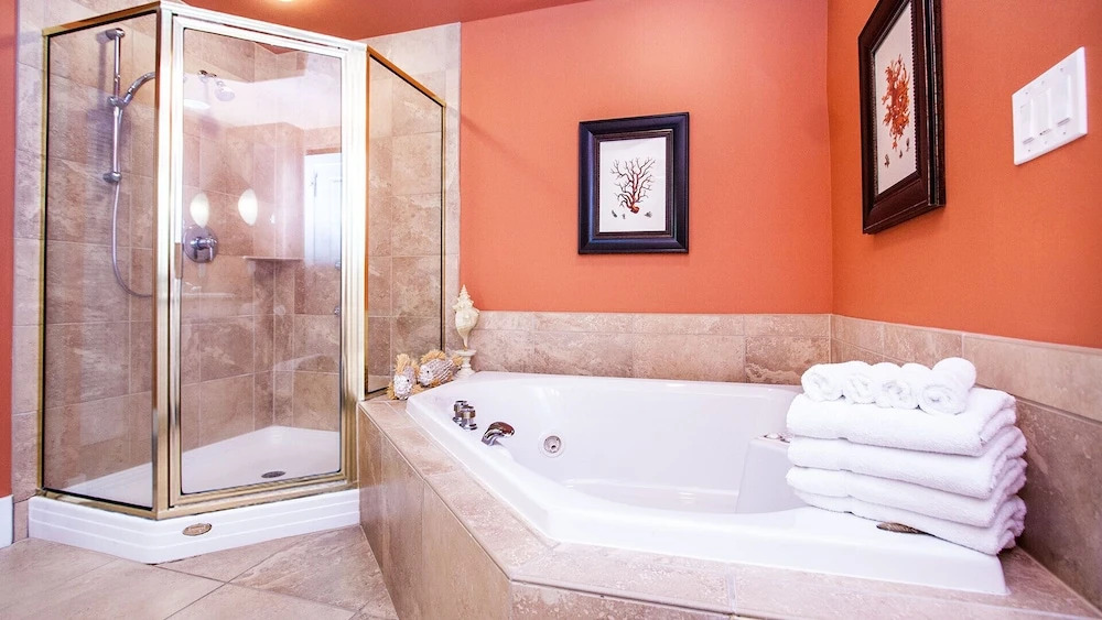 Bayside Condo With Spacious Balcony - Unit Crd0201