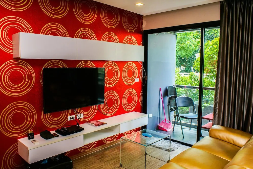 Sixty Six Pattaya Beach Road Apartment