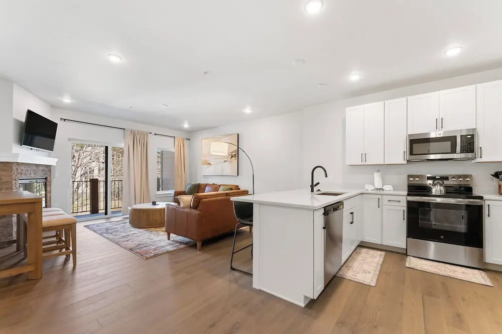 Brightwood #203, Building 2