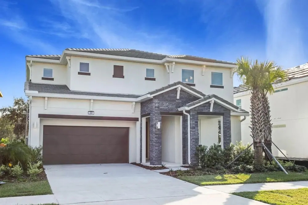 6BR Luxury Home - Private Pool Hot Tub and BBQ