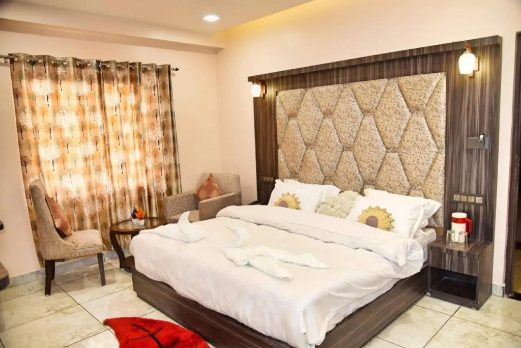 FabHotel Riverdale
