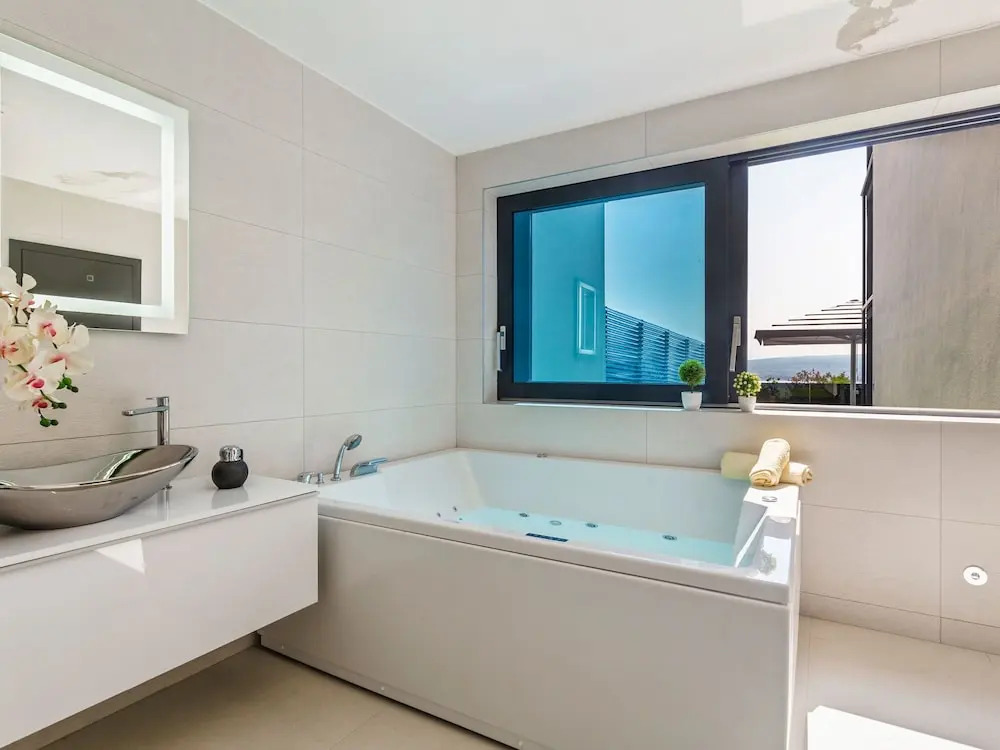 Pleasing Apartment in Crikvenica With Private Pool