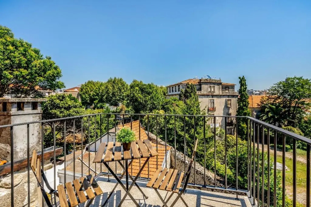 Porto Downtown Studio with Balcony