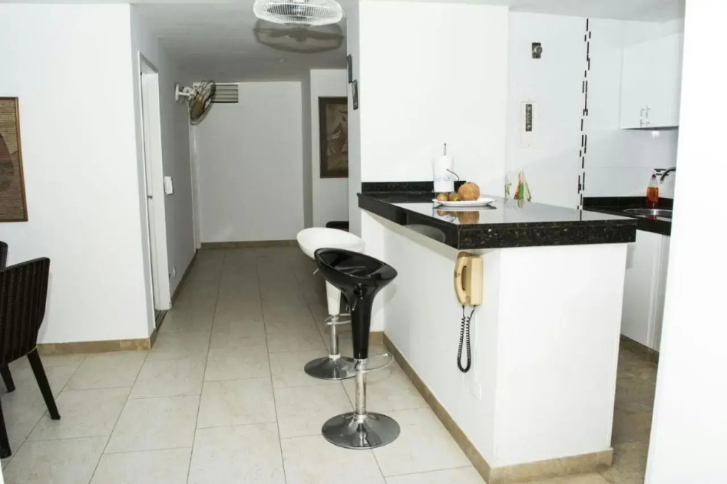 Apartamento con playa privada y piscina