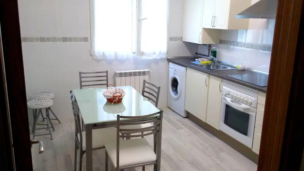 Apartment With 3 Bedrooms in Oviedo, With Wifi - 28 km From the Beach